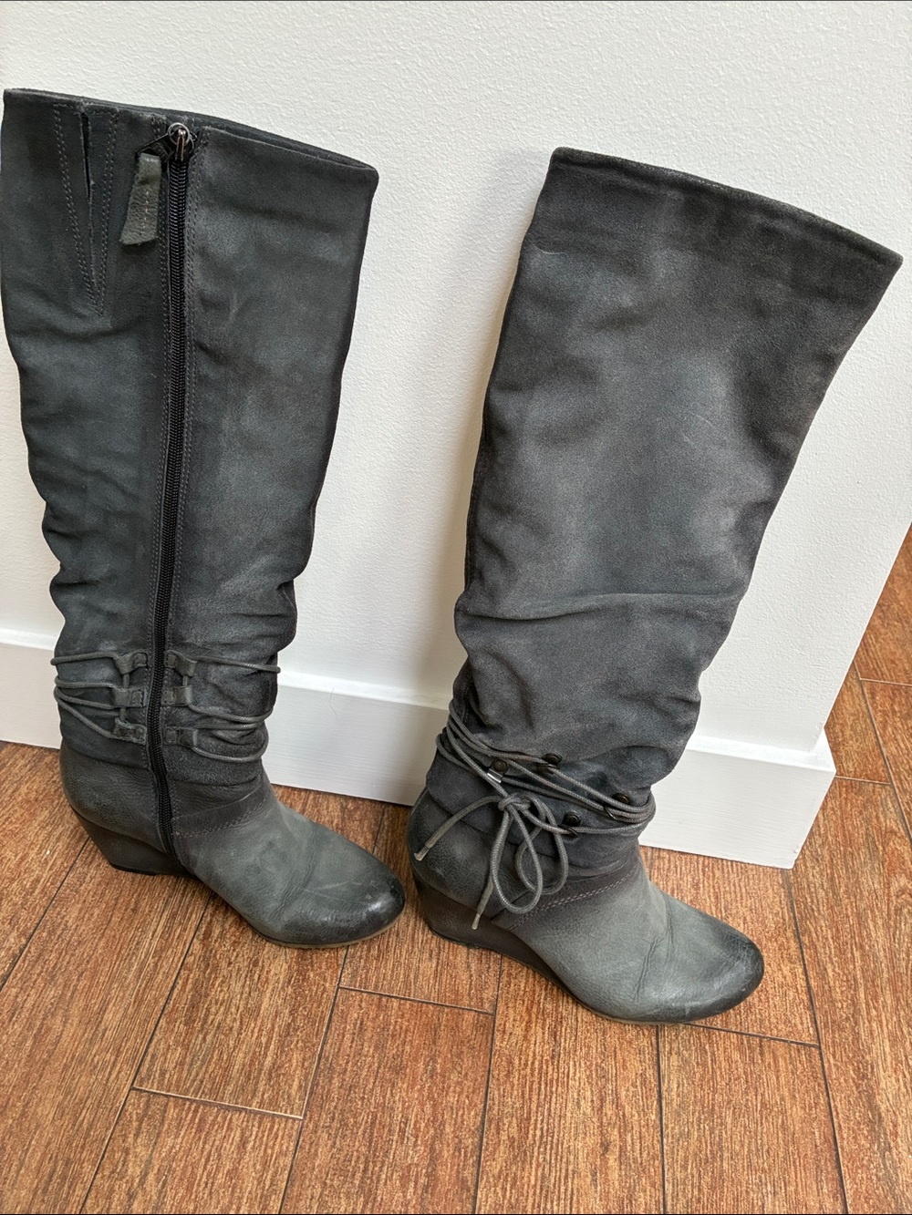Women’s Mid Heel Slouch Boots in Charcoal Gray